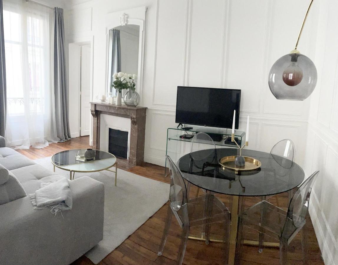Prestige à Luxe, Calme Et Proche Tour Eiffel Et Champs-élysées Appartamento Parigi